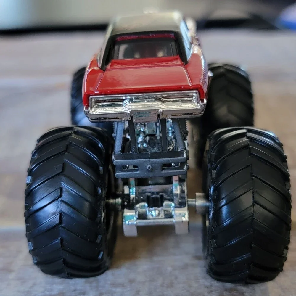 Hot Wheels 2019 Monster Trucks - Dodge Charger R/T 1:64 Scale Die-Cast M…‎